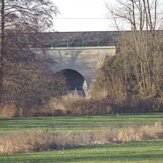 Železniční most přes Loděnici v Kačici